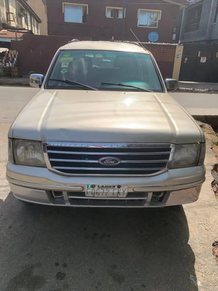 A picture of Clean Used Ford Everest Manual Drive With Auxiliary