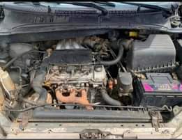 A picture of Toyota sienna 2001 model with good engine selecting Gear 1