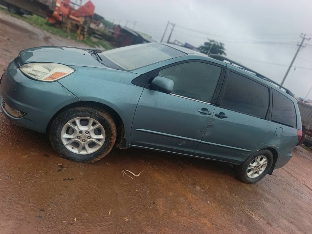 A picture of Toyota Sienna 07061250555
