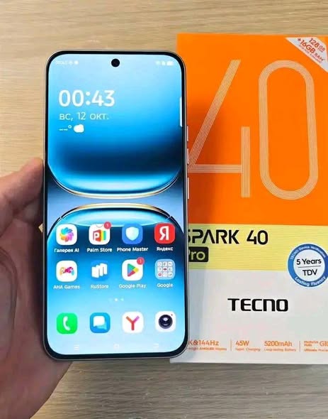 A picture of Tecno Spark 40 pro at shs 380 000 only