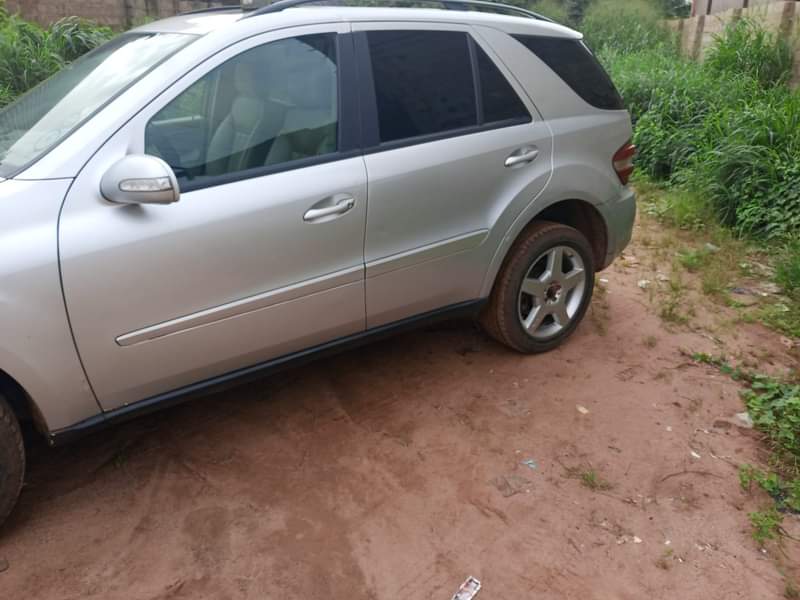 A picture of Very sharp ML 350 4Matic Location Owerri imo state Call