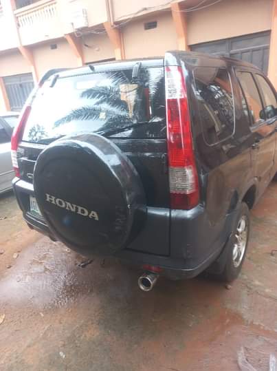 A picture of VERY CLEAN EXCELLENT 2004 HONDA CRV... BIG MEN JEEP.. Belgium