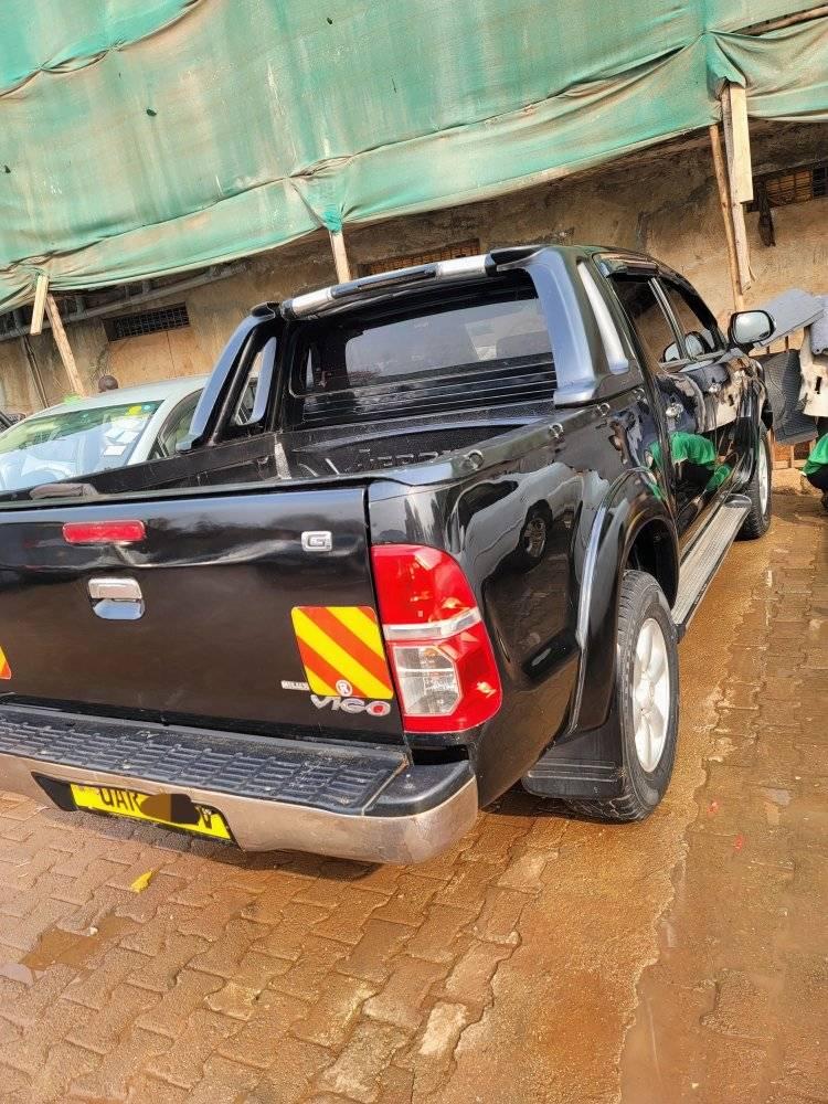A picture of Hilux Vigo Automatic Diesel at 75m boss call 0759262261 now