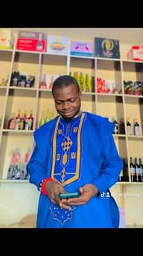 A picture of Male senator shirt and suit