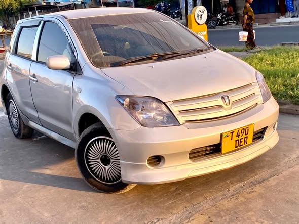A picture of TOYOTA IST