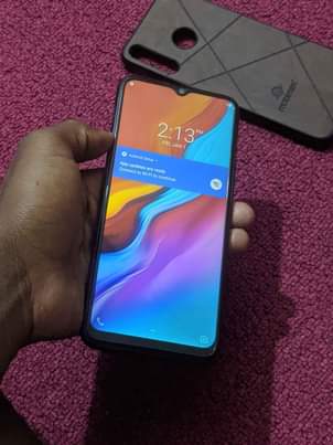 A picture of Infinix hote 8 Gb 32 ram 2 bei 100k Tu