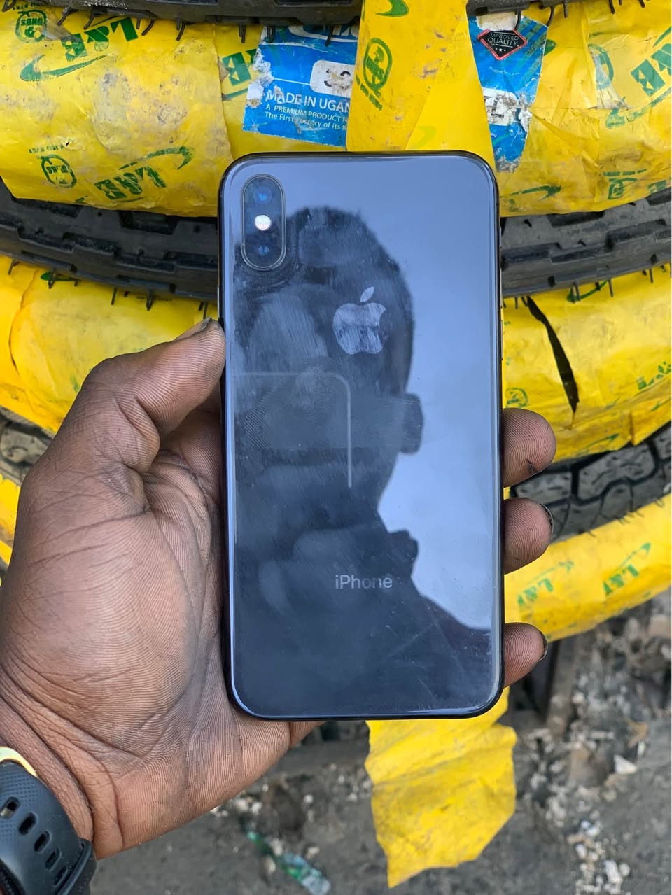A picture of Iphone x plain