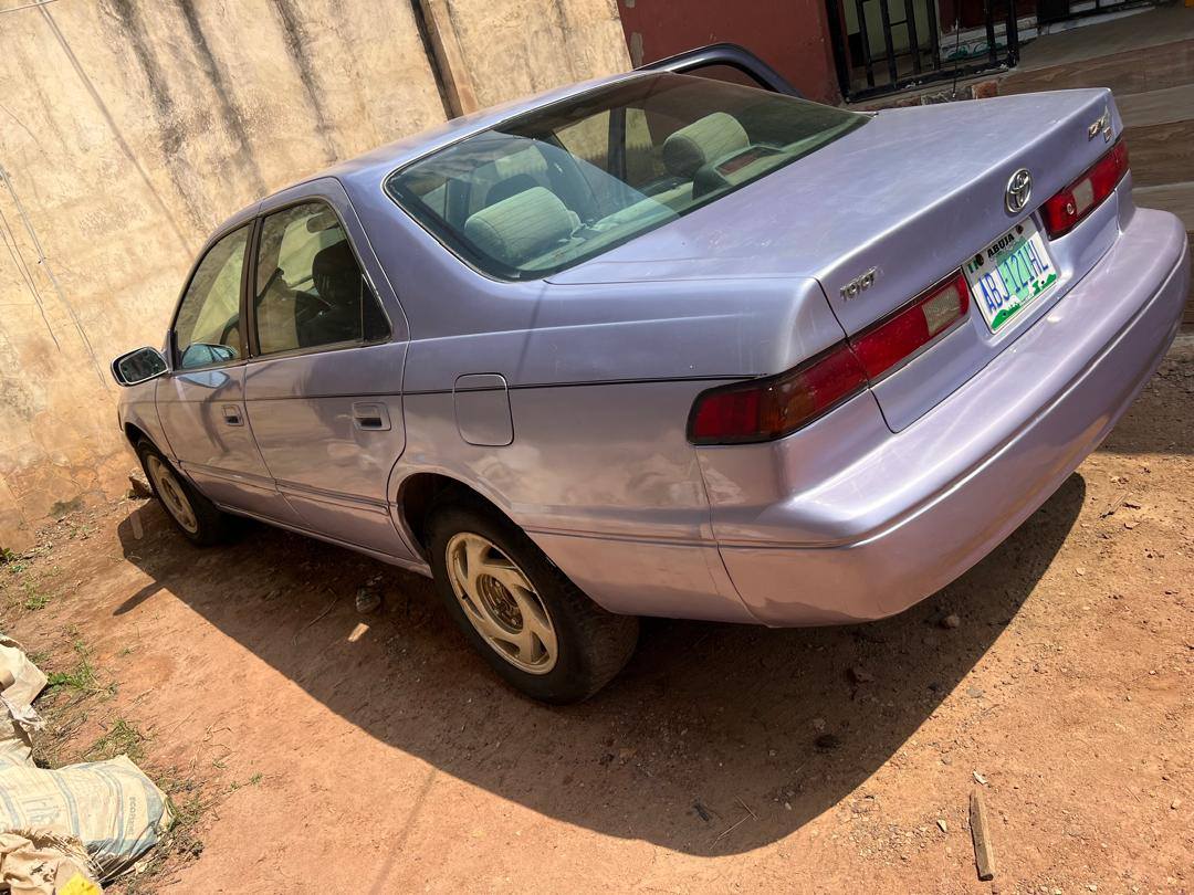 A picture of Super clean Toyota Camry Tiny light