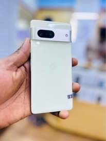 A picture of Google pixel 7 Gb 128 Offer Tsh 750000 0692667283
