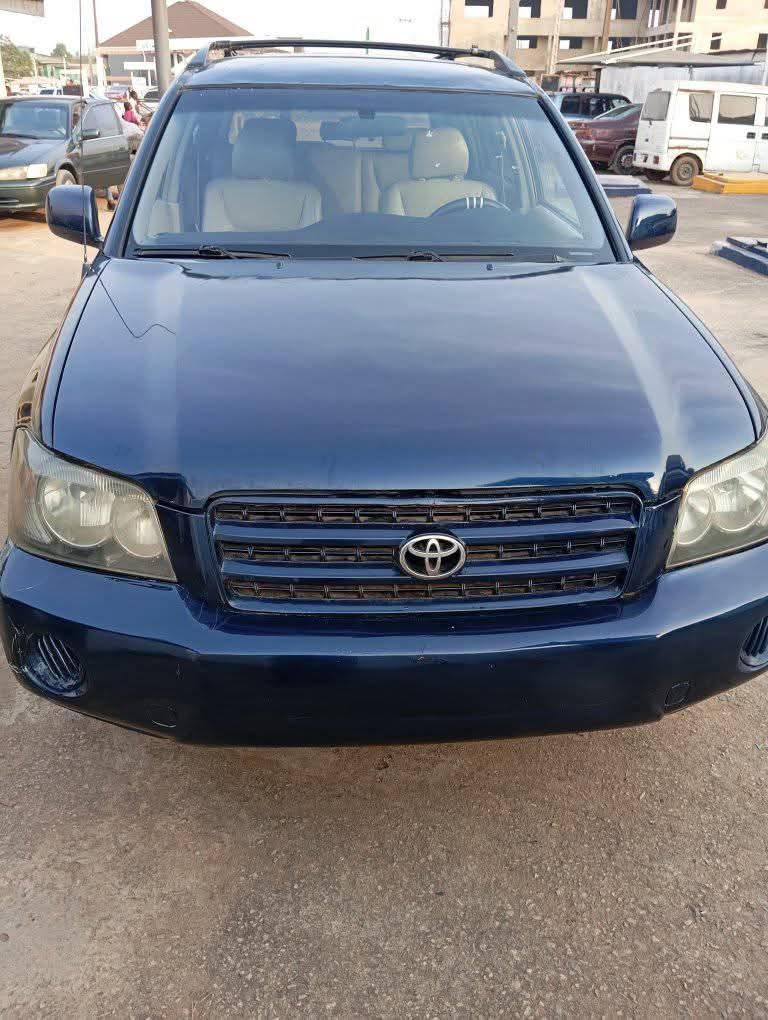 A picture of 2003 Toyota highlander