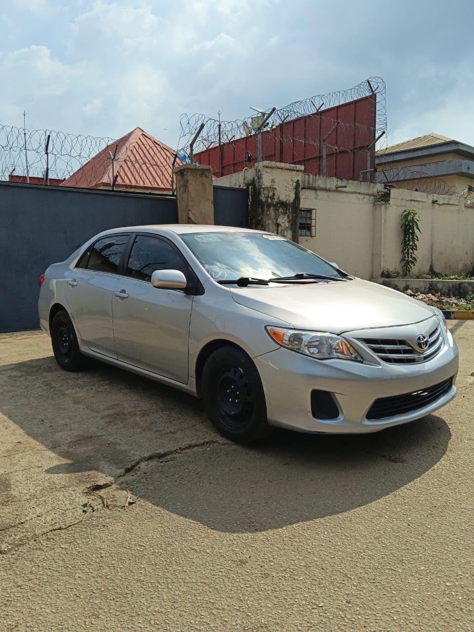 A picture of FOREIGN USED TOYOTA COROLLA LE 2013 MODEL