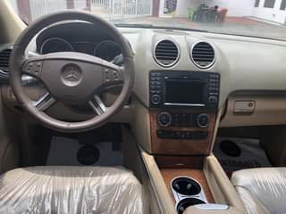 A picture of Mercedes Benz ML350