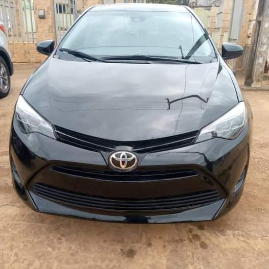 A picture of 2019 Toyota Corolla 100000 0