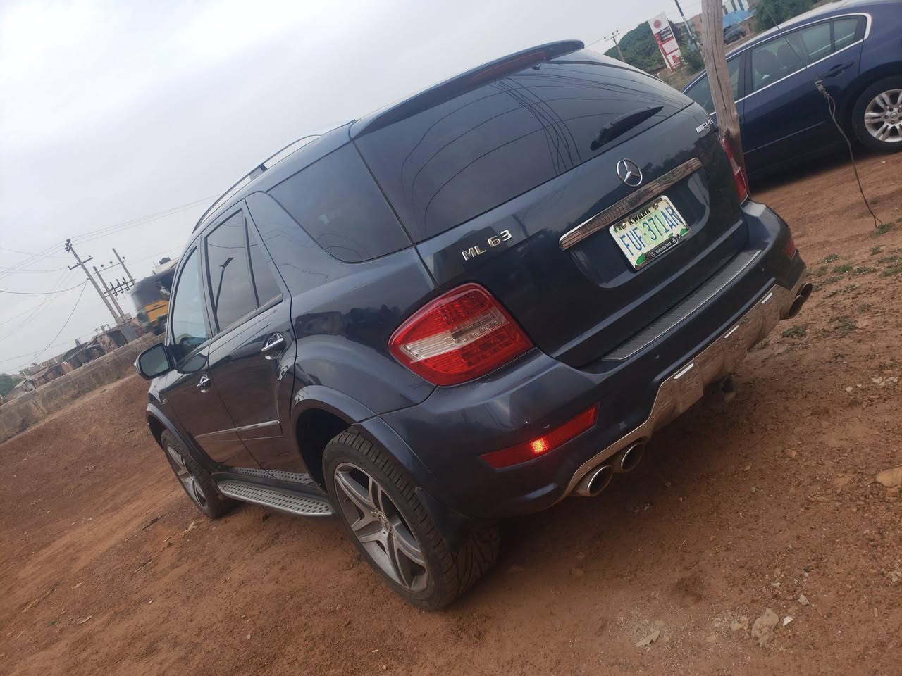 A picture of Benz ml 63