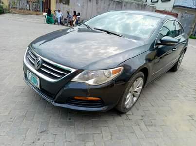 A picture of Just 3year used wolkswagen passat 2011 model 100 percent firstbody
