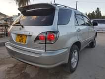 A picture of Toyota harrier Cc 2360 Vvti engine Full ac Full documents
