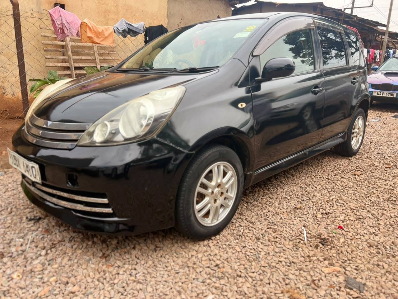 A picture of Nissan Note rider 2011