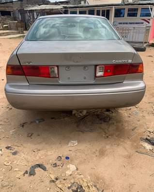 A picture of First body Pan Toyota Camry 2001 with a sound engine