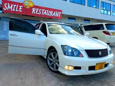 A picture of TOYOTA CROWN ATHLETE 2006