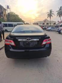 A picture of 2010 Toyota Camry very sound and cool engine
