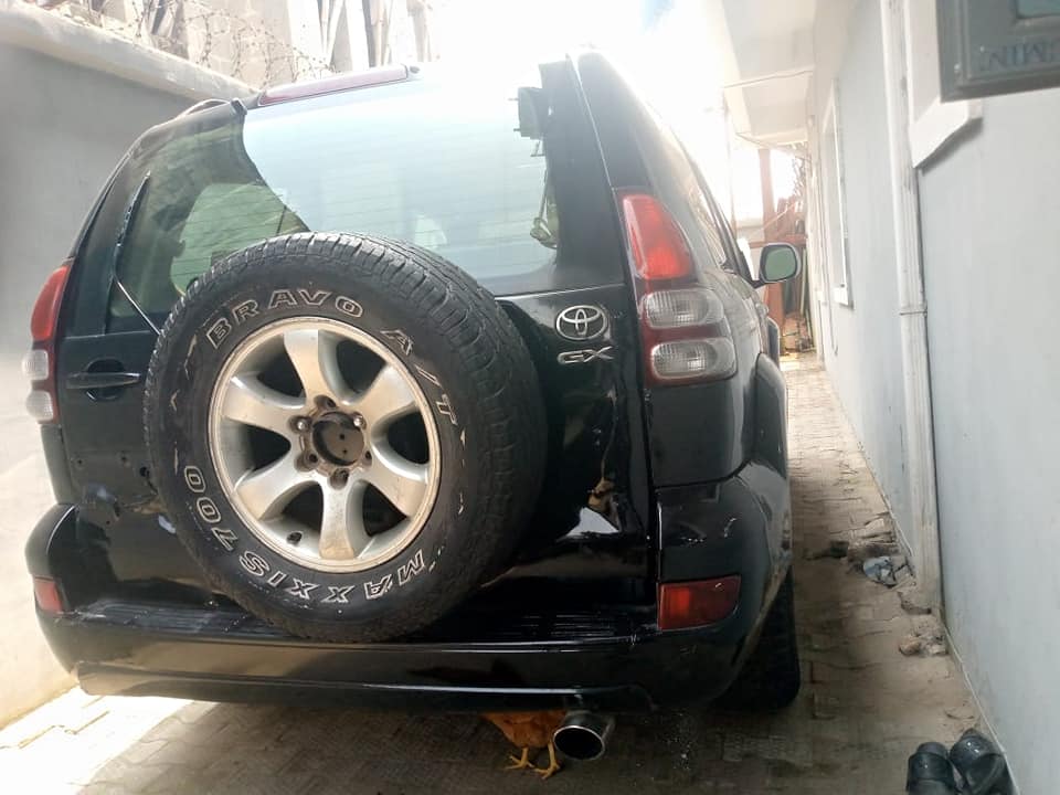 A picture of 2005 Land cruiser Prado