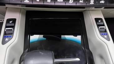 A picture of Kia Telluride SX 2021 for sale contact 971581753040