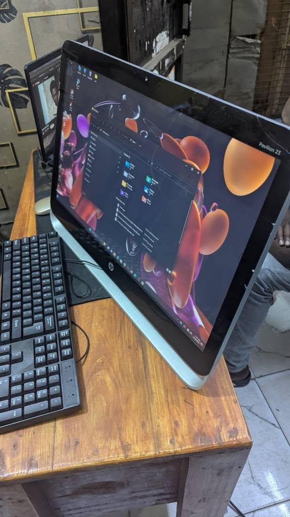 A picture of HP 2 IN 1