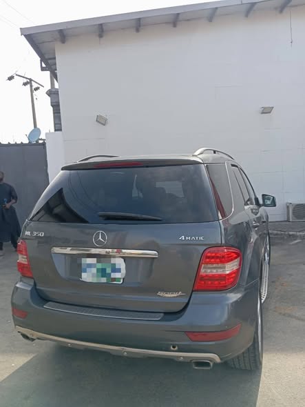 A picture of MERCEDES ML350 2011