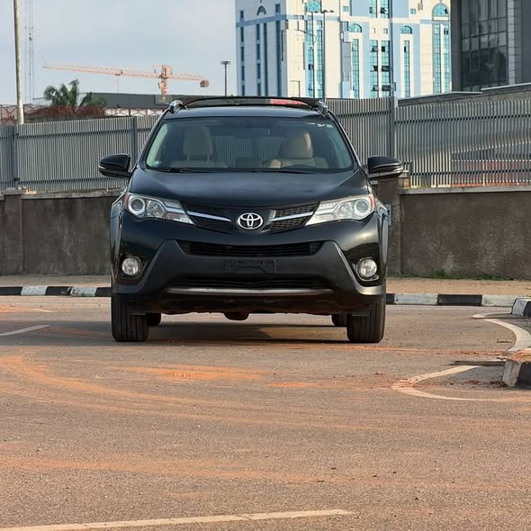 A picture of TOYOTA RAV4 XLE 2015 MODEL