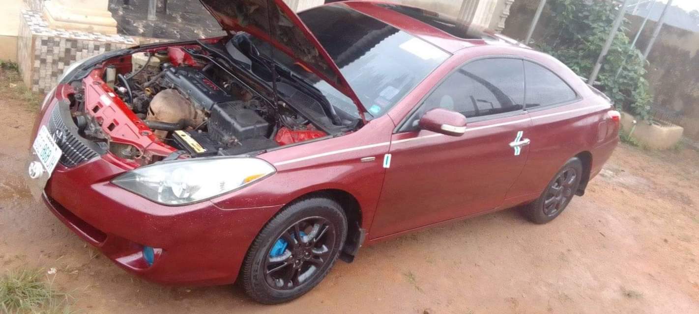 A picture of Toyota Solara 05 SE 4plugs