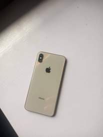 A picture of iPhone XS Max with iCloud locked