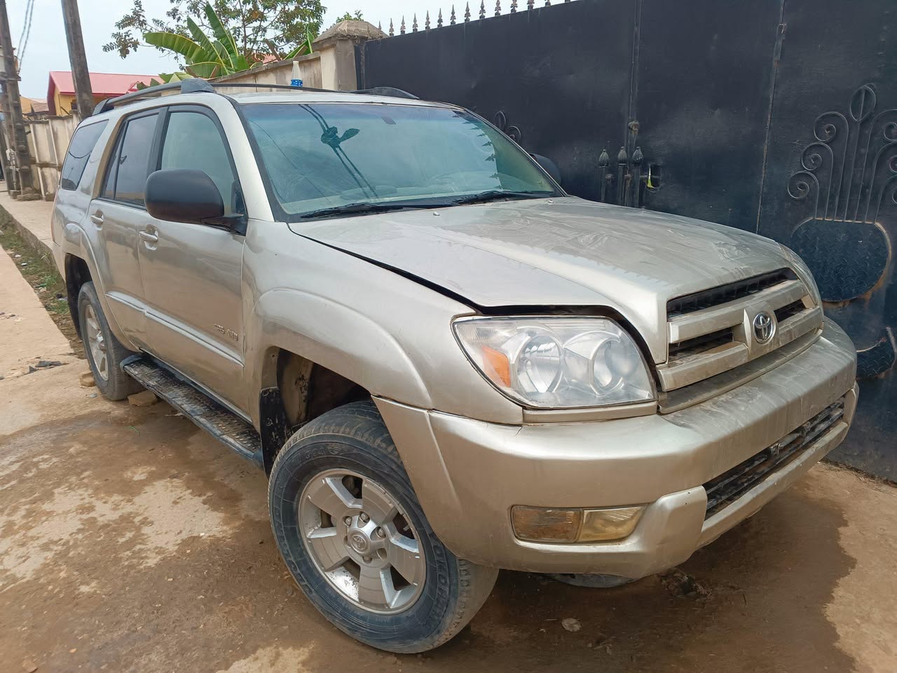 A picture of 2005 Toyota 4runner