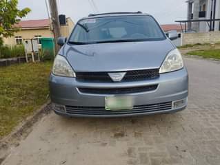 A picture of Clean Nigerian Used Toyota Sienna XLE 2005