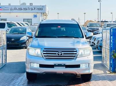 A picture of Toyota Land Cruiser 2012