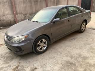 A picture of Toyota Camry 05