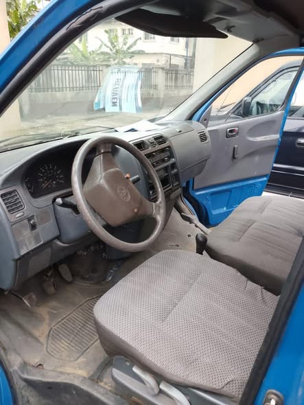 A picture of 2007 Toyota haice