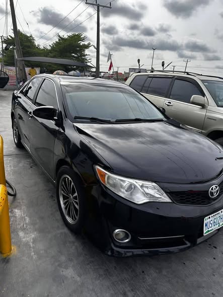 A picture of Toyota Camry 014 engine Gear Ac working perfect Everything is
