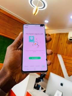A picture of Samsung s10