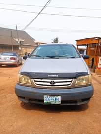 A picture of First pure body 2001 model registered Toyota sienna