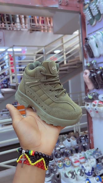 A picture of Kids chunky sneakers