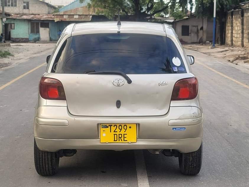A picture of Toyota Vist old