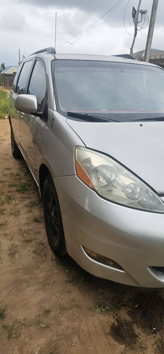 A picture of Registered Toyota sienna 2006