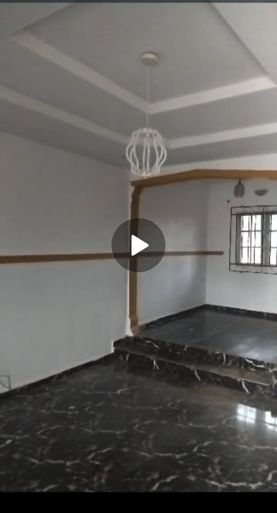 A picture of Sharp 3 bedroom flat sapele road