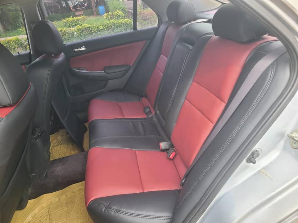 A picture of Honda Accord 2004