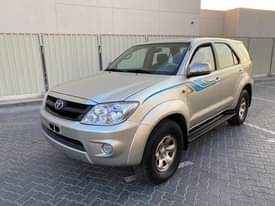 A picture of Toyota Fortuner 2008 gcc watsapp 0551513562