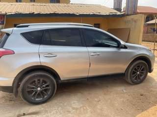 A picture of 2016 Toyota RAV4 XLE