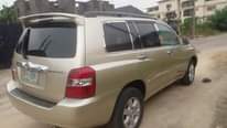 A picture of Toyota Highlander 2004 model 3 row first body pam
