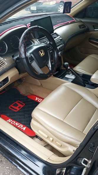 A picture of V6 Honda Accord 09