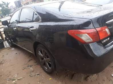 A picture of Lexus ES350 2009 Color Black Properly Used Baked on First