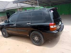 A picture of Toyota high lander 04 05 model Engine Gear and AC